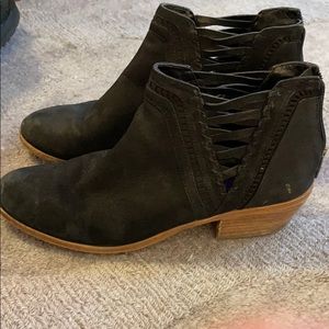 Women’s Vince Camuto Booties size 10